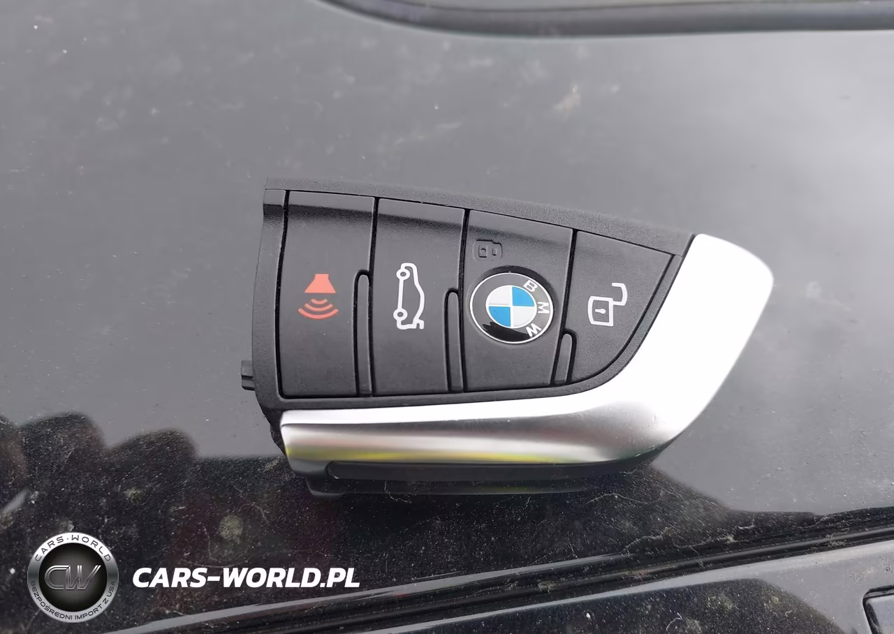 2020 BMW 330I VIN:3MW5R1J04L8B11044 - 11