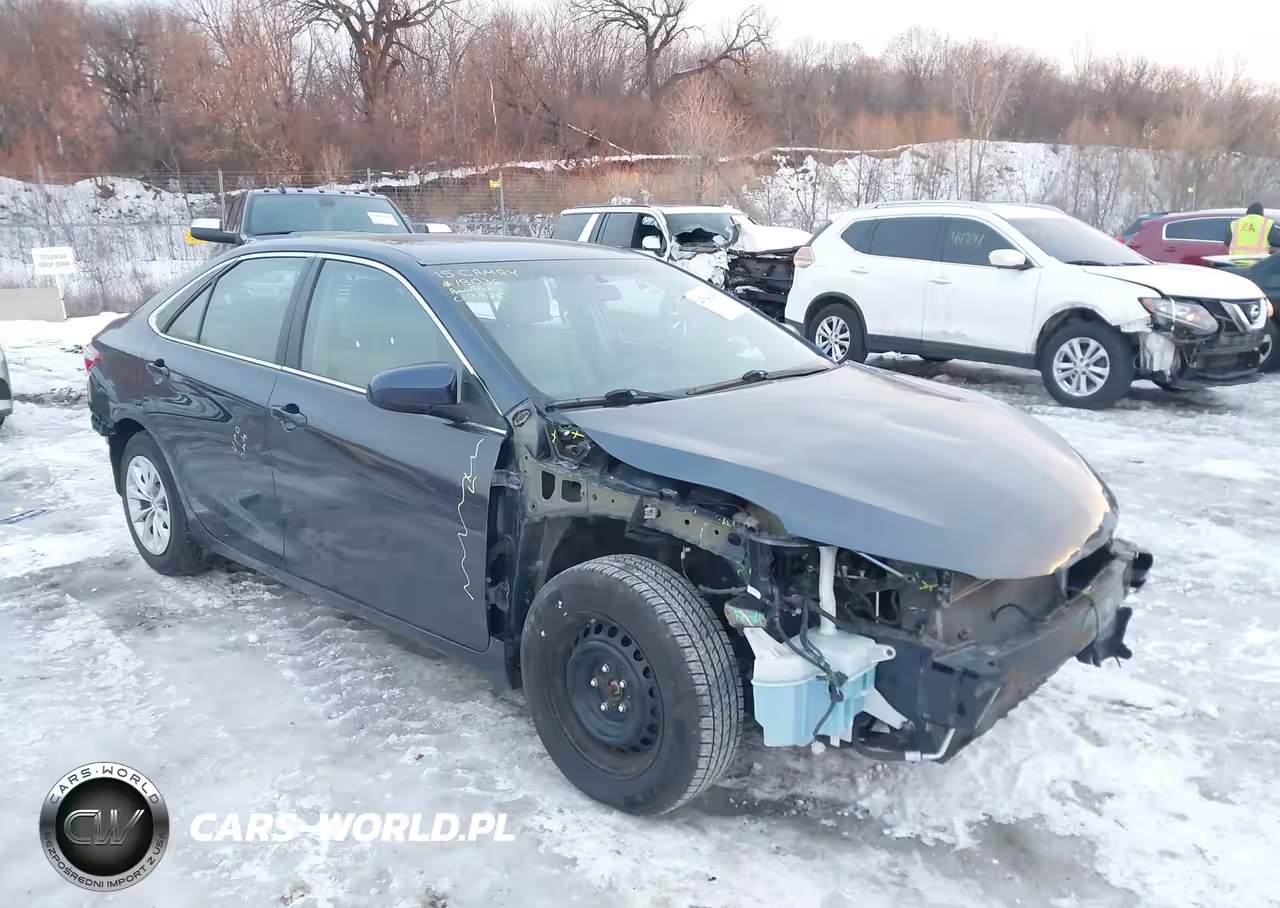 2015 Toyota Camry Hybrid Le