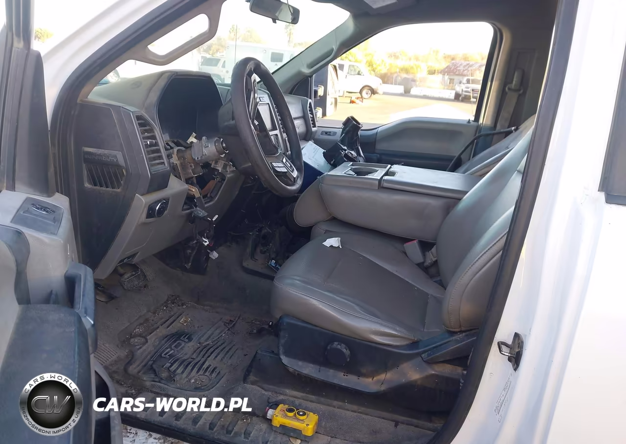 2017 Ford F-550 Chassis Xl VIN:1FDUF5GT1HEE29462 - 17