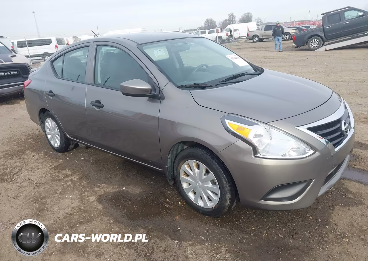 2017 Nissan Versa 1.6 S+