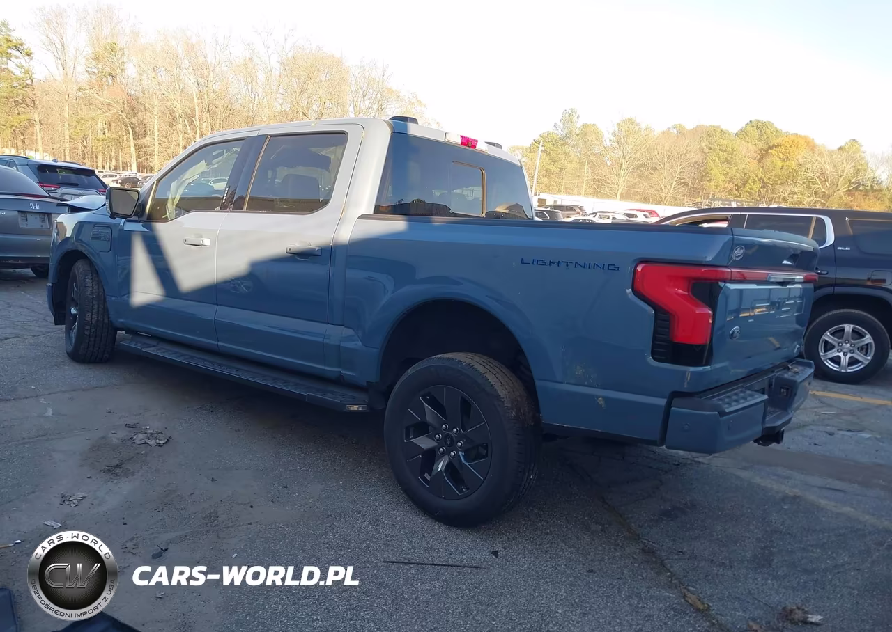 2023 Ford F-150 Lightning Lariat VIN:1FTVW1EV4PWG49046 - 3