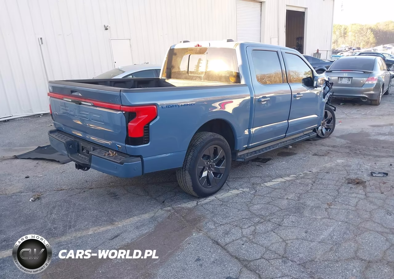 2023 Ford F-150 Lightning Lariat VIN:1FTVW1EV4PWG49046 - 4