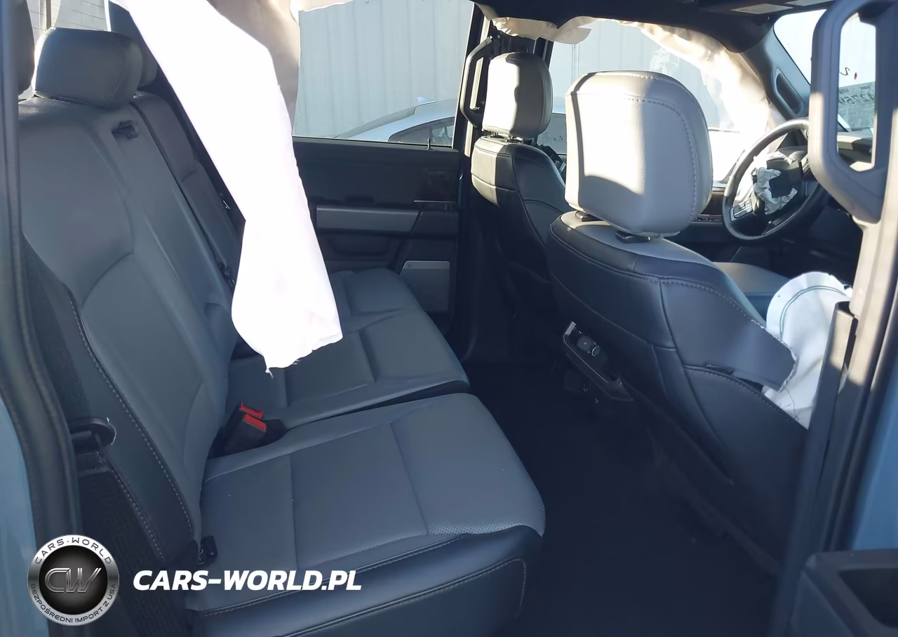 2023 Ford F-150 Lightning Lariat VIN:1FTVW1EV4PWG49046 - 8