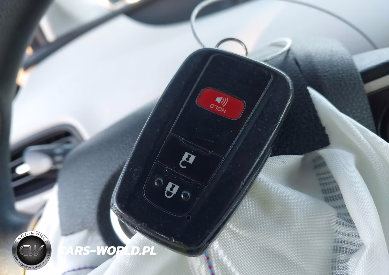 2016 Toyota Prius Two VIN:JTDKBRFU0G3022607 - 11