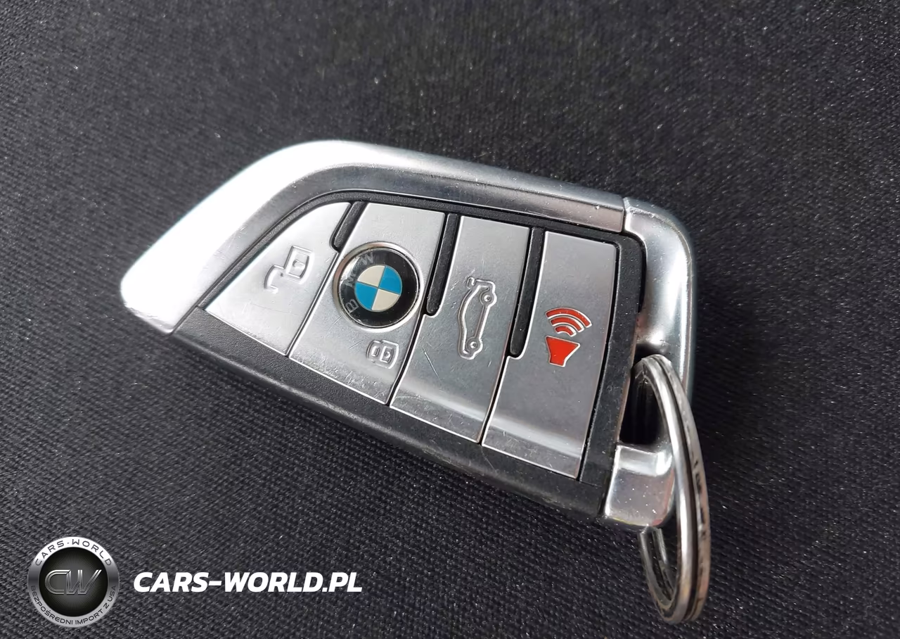 2022 BMW M8 Cabriolet Competition VIN:WBSDZ0C09NCH54115 - 11