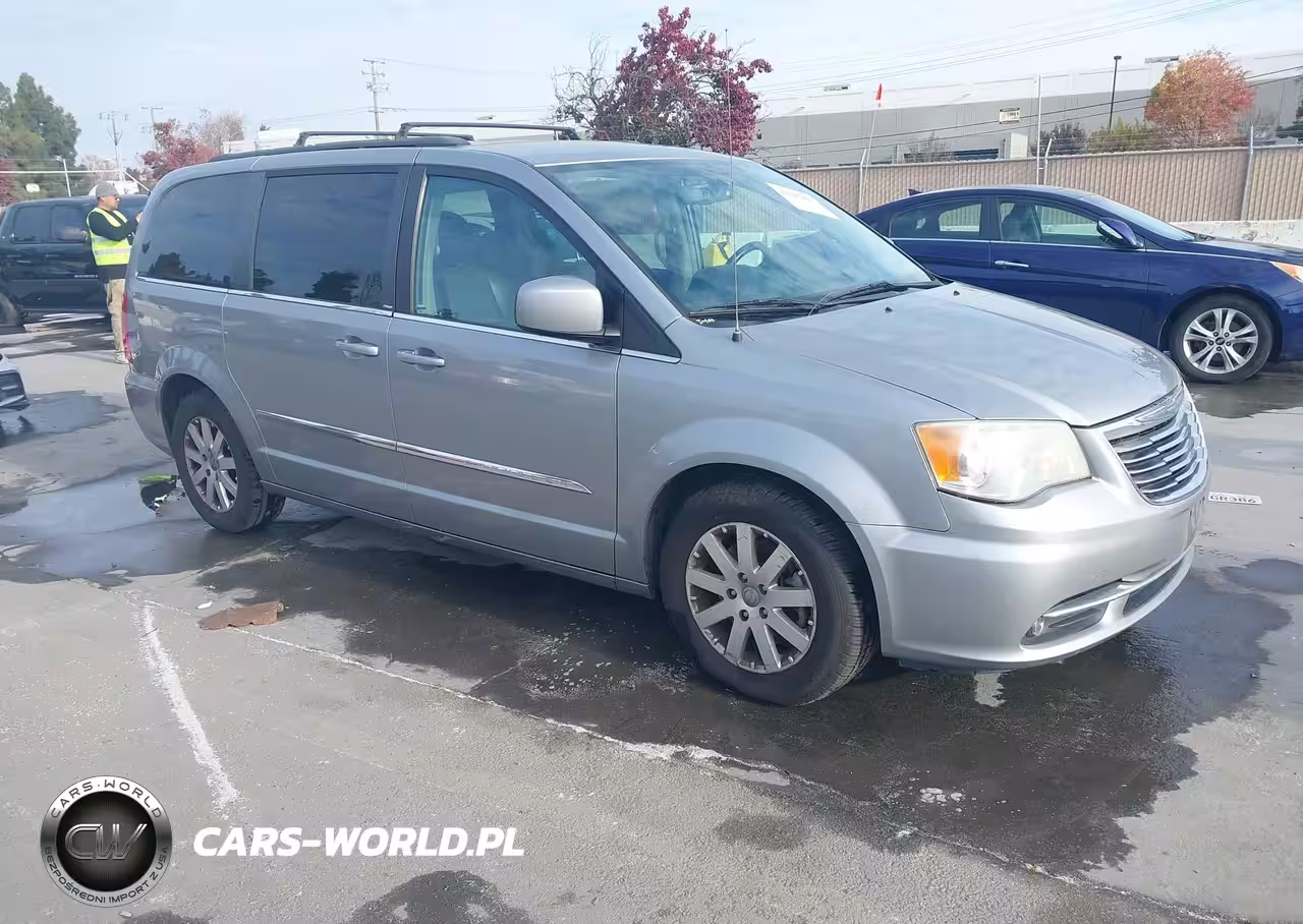 2013 Chrysler Town & Country Touring