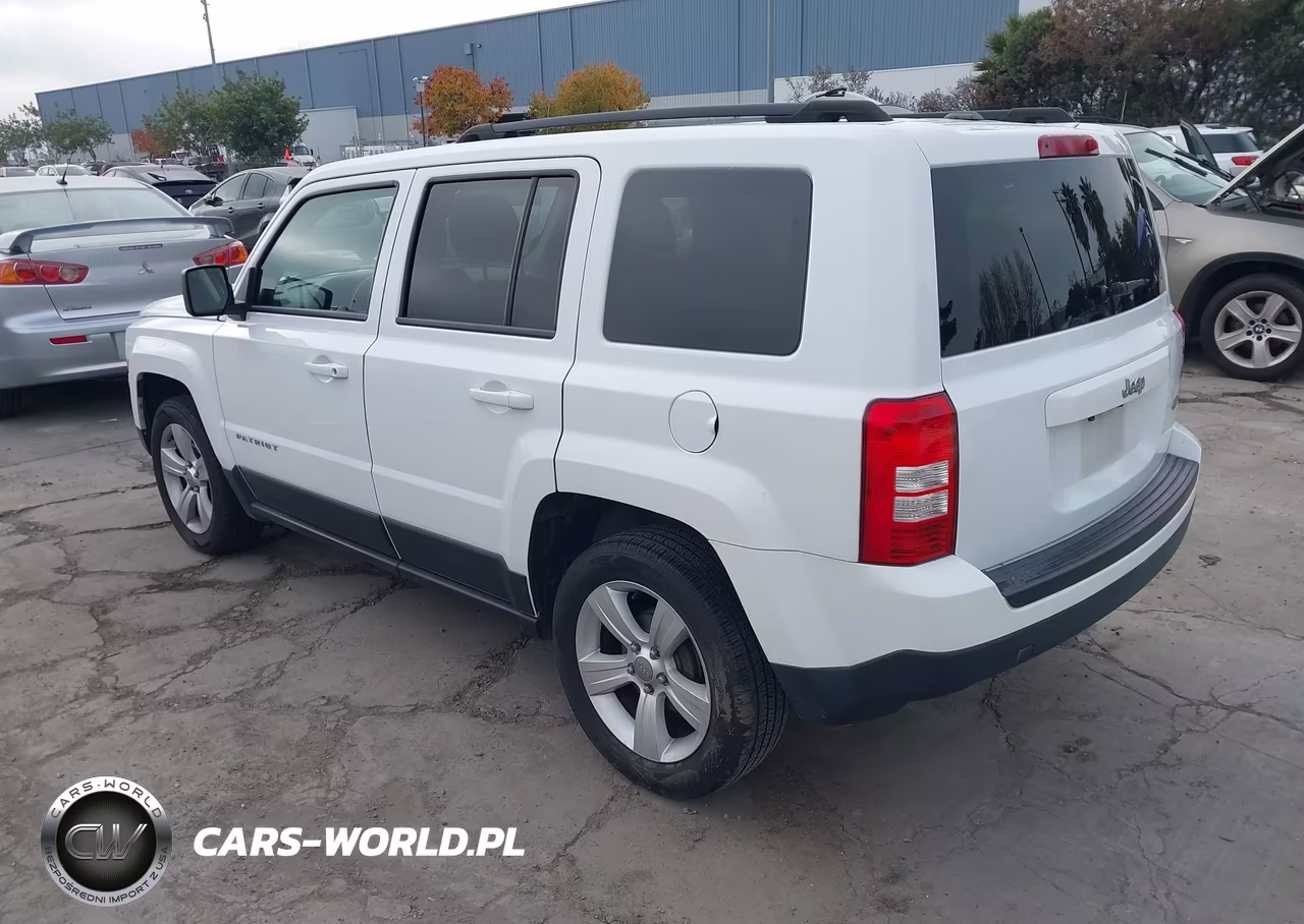 2016 Jeep Patriot Latitude VIN:1C4NJPFA3GD615284 - 3