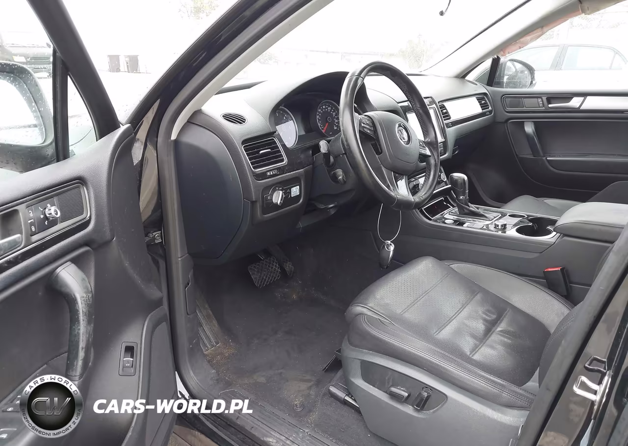 2014 Volkswagen Touareg Tdi Sport VIN:WVGEP9BP1ED000858 - 5