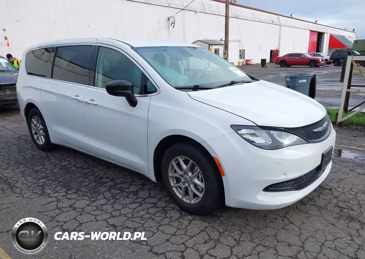 2024 Chrysler Voyager Lx