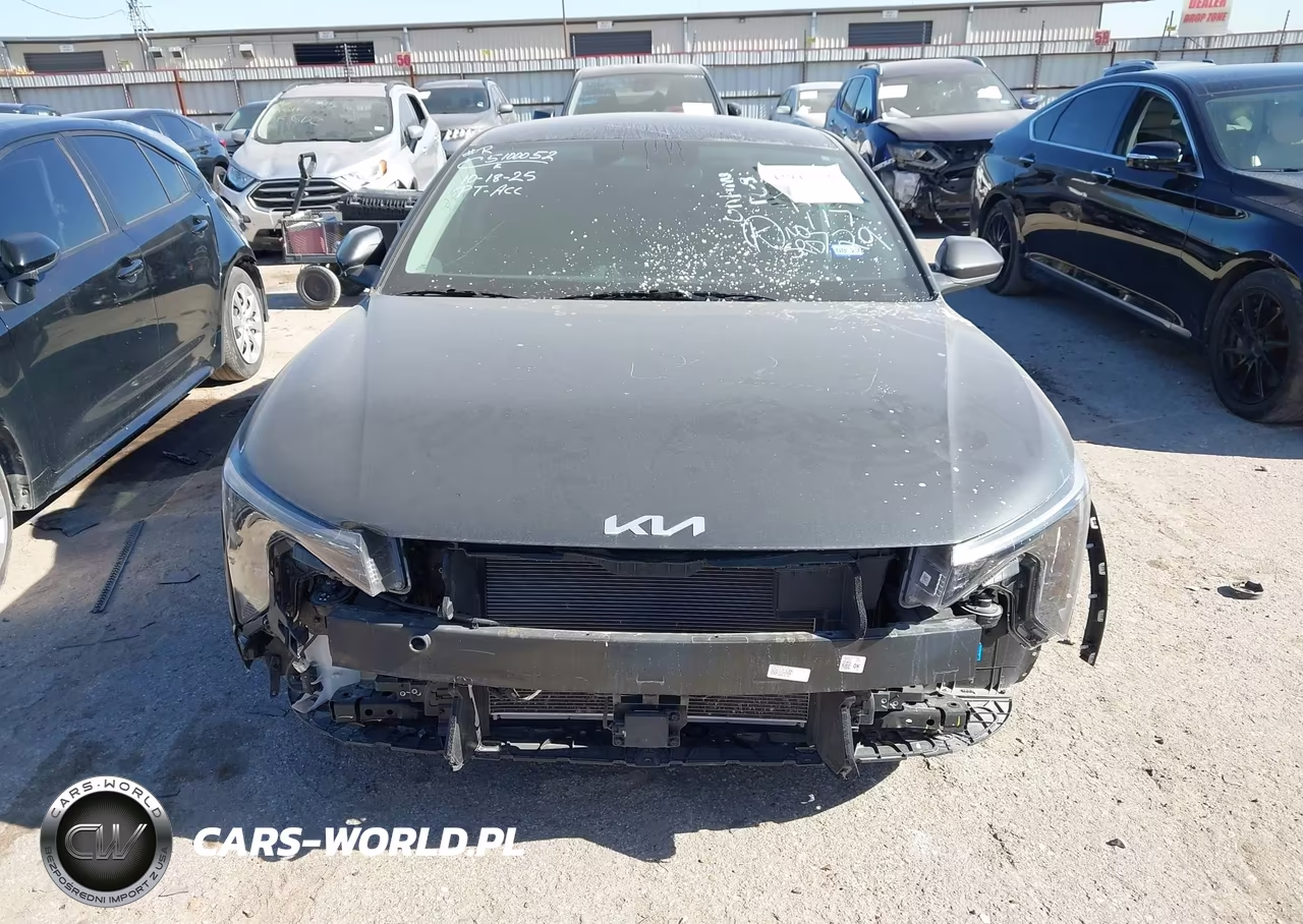 2025 Kia K4 Lxs VIN:3KPFT4DE9SE117729 - 15
