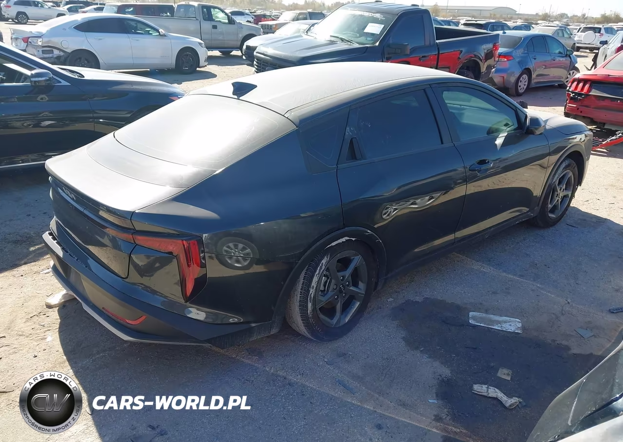 2025 Kia K4 Lxs VIN:3KPFT4DE9SE117729 - 4
