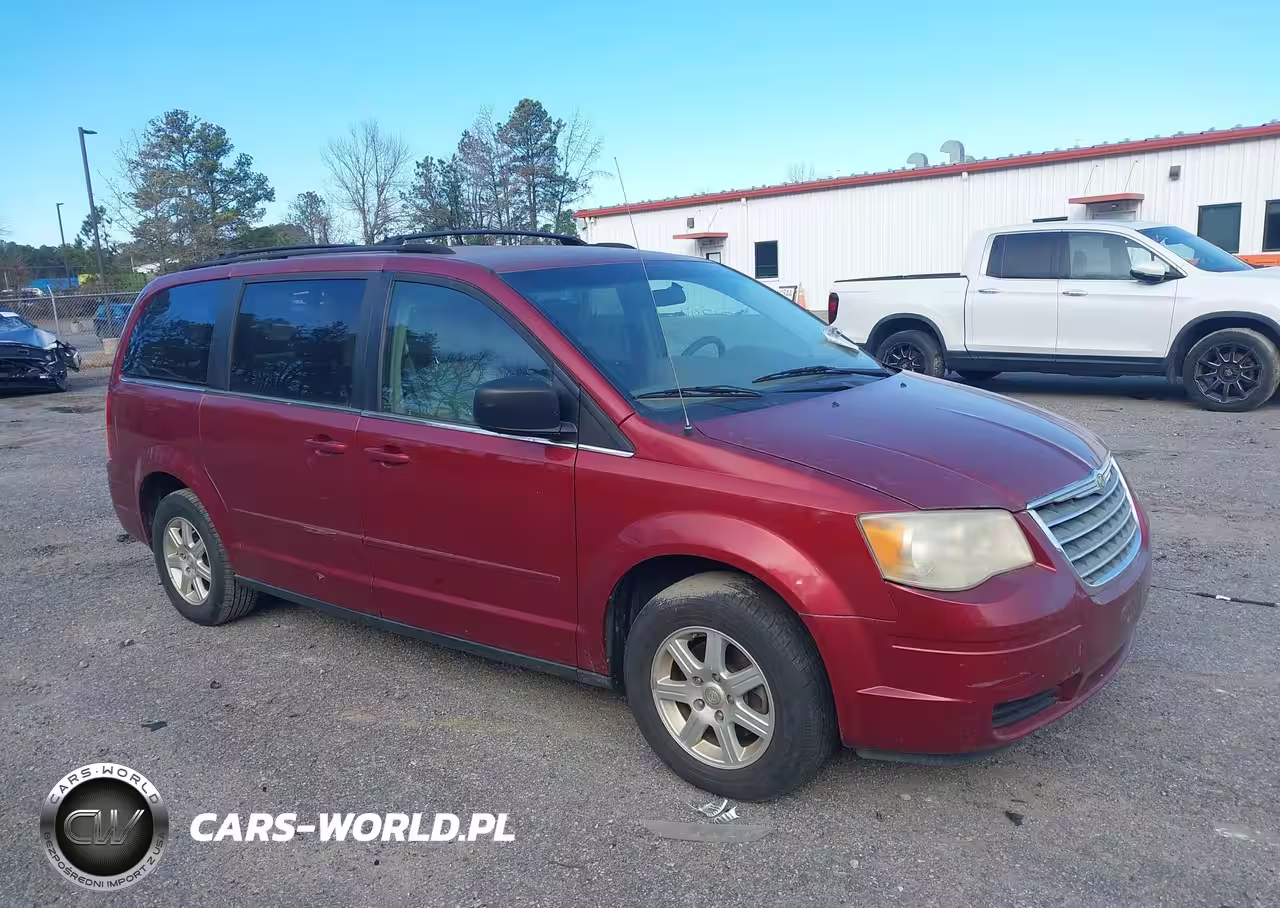 2010 Chrysler Town & Country New Lx