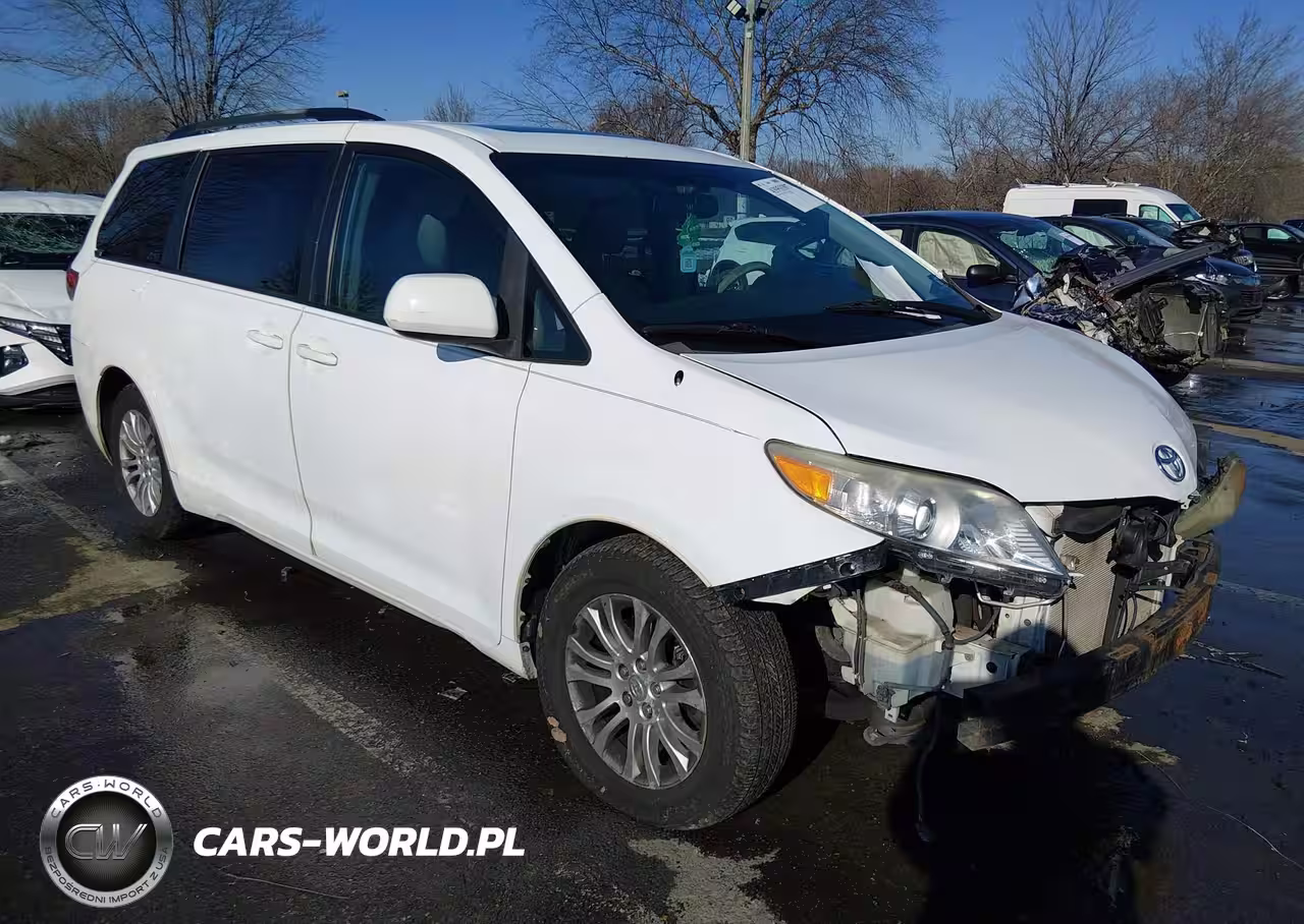 2012 Toyota Sienna Xle V6 8 Passenger