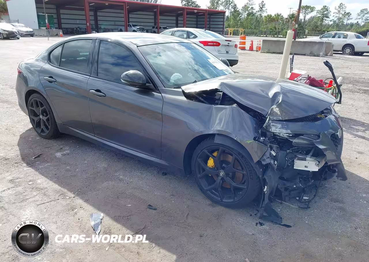 2020 Alfa Romeo Giulia Sport Rwd