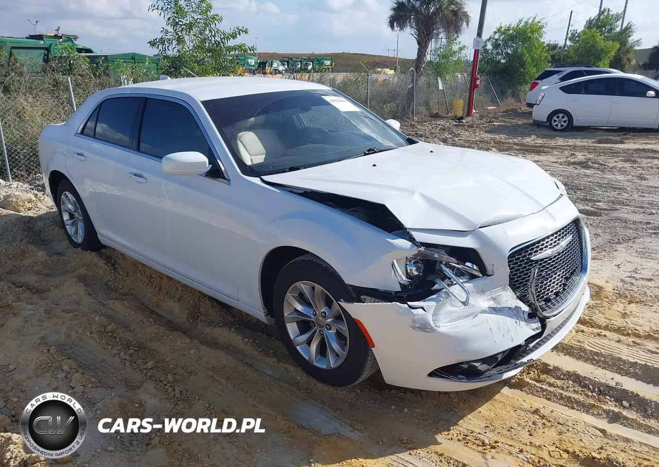 2020 Chrysler 300 Touring