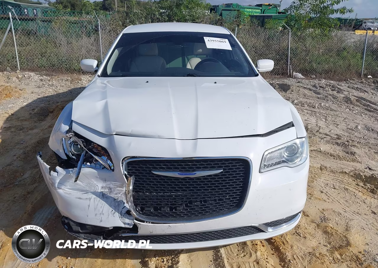 2020 Chrysler 300 Touring VIN:2C3CCAAG7LH150813 - 12