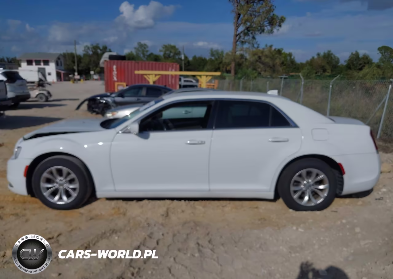 2020 Chrysler 300 Touring VIN:2C3CCAAG7LH150813 - 14
