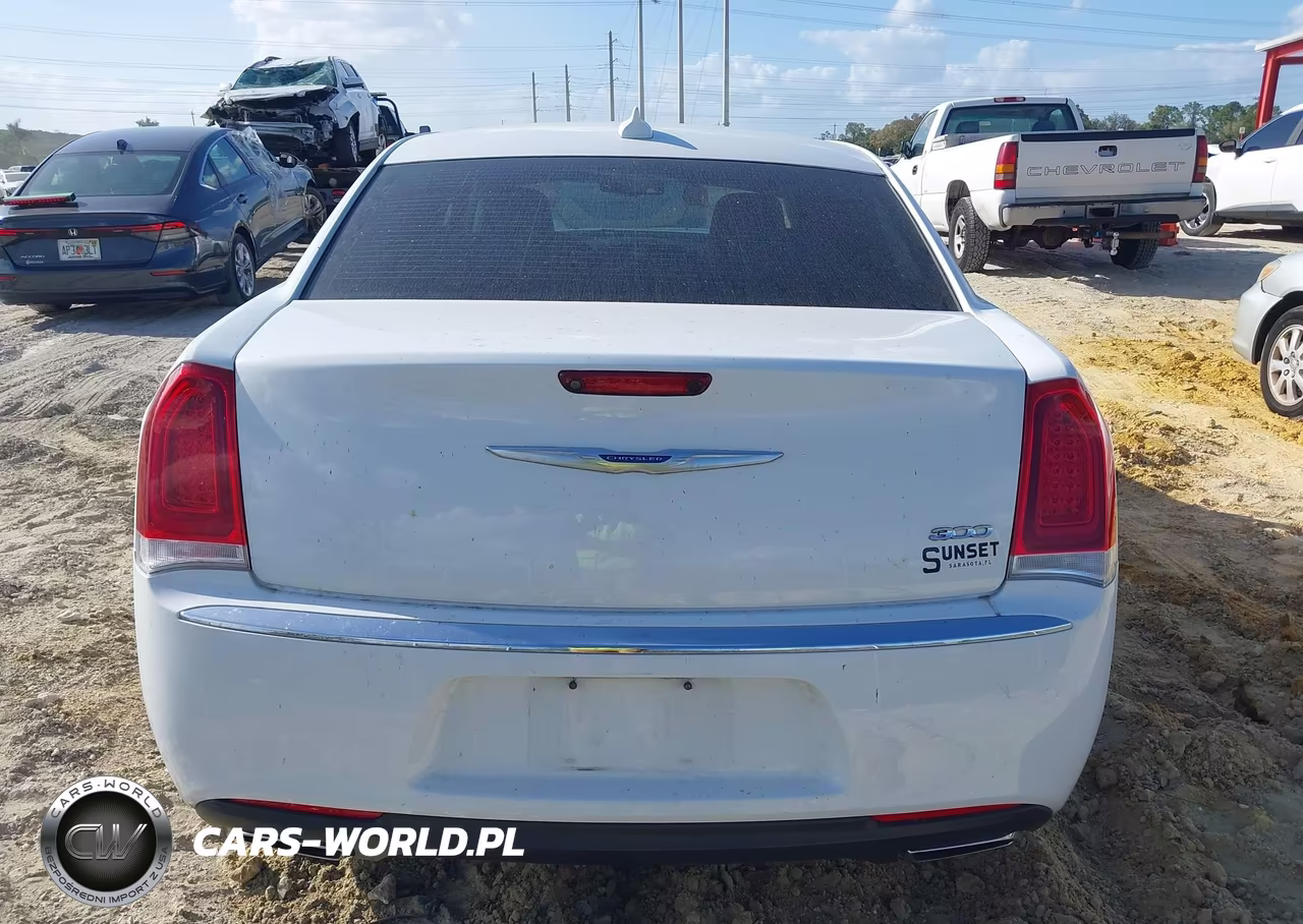 2020 Chrysler 300 Touring VIN:2C3CCAAG7LH150813 - 16