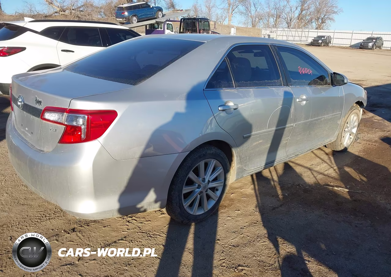 2012 Toyota Camry Xle VIN:4T1BF1FK5CU063514 - 4