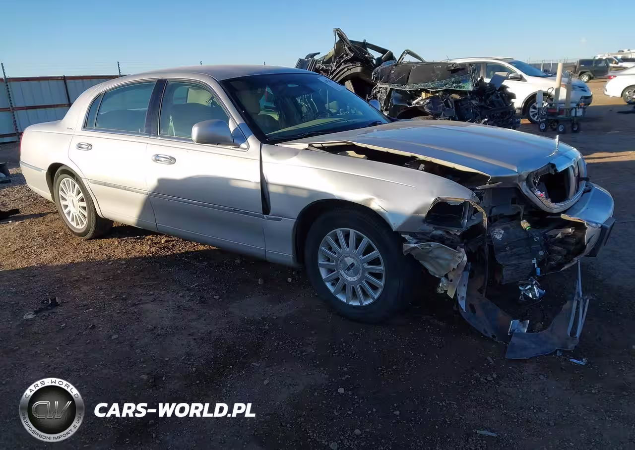 2003 Lincoln Town Car Signature