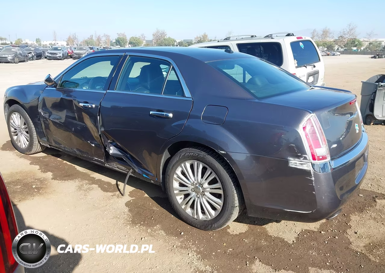 2013 Chrysler 300C Awd VIN:2C3CCAKG7DH736198 - 3