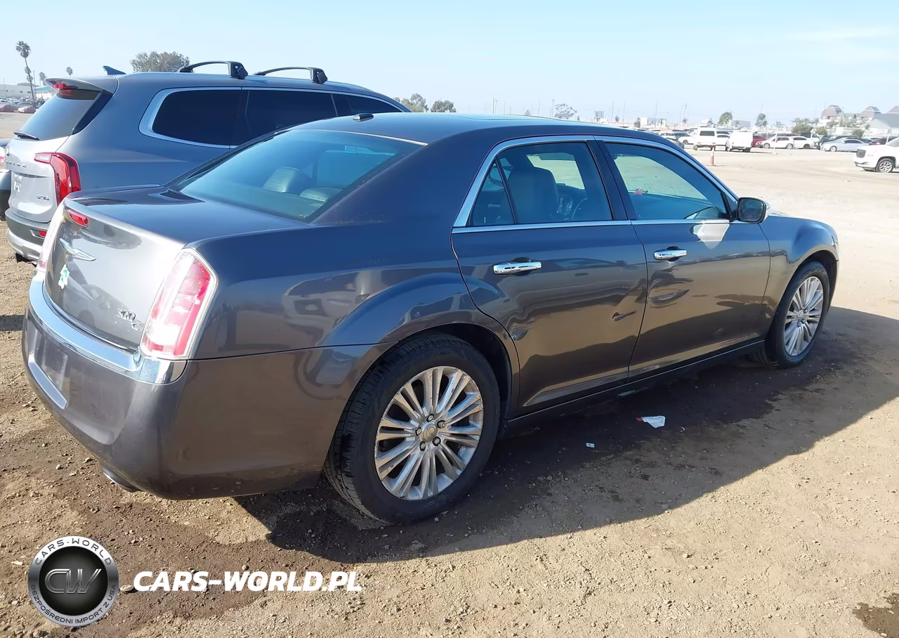 2013 Chrysler 300C Awd VIN:2C3CCAKG7DH736198 - 4