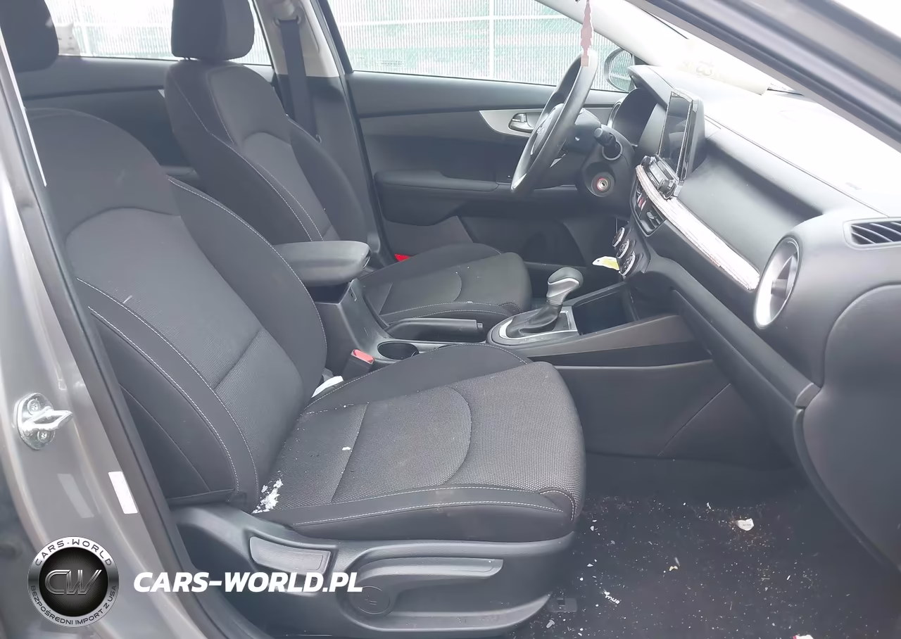 2024 Kia Forte Lxs VIN:3KPF24AD6RE749547 - 5