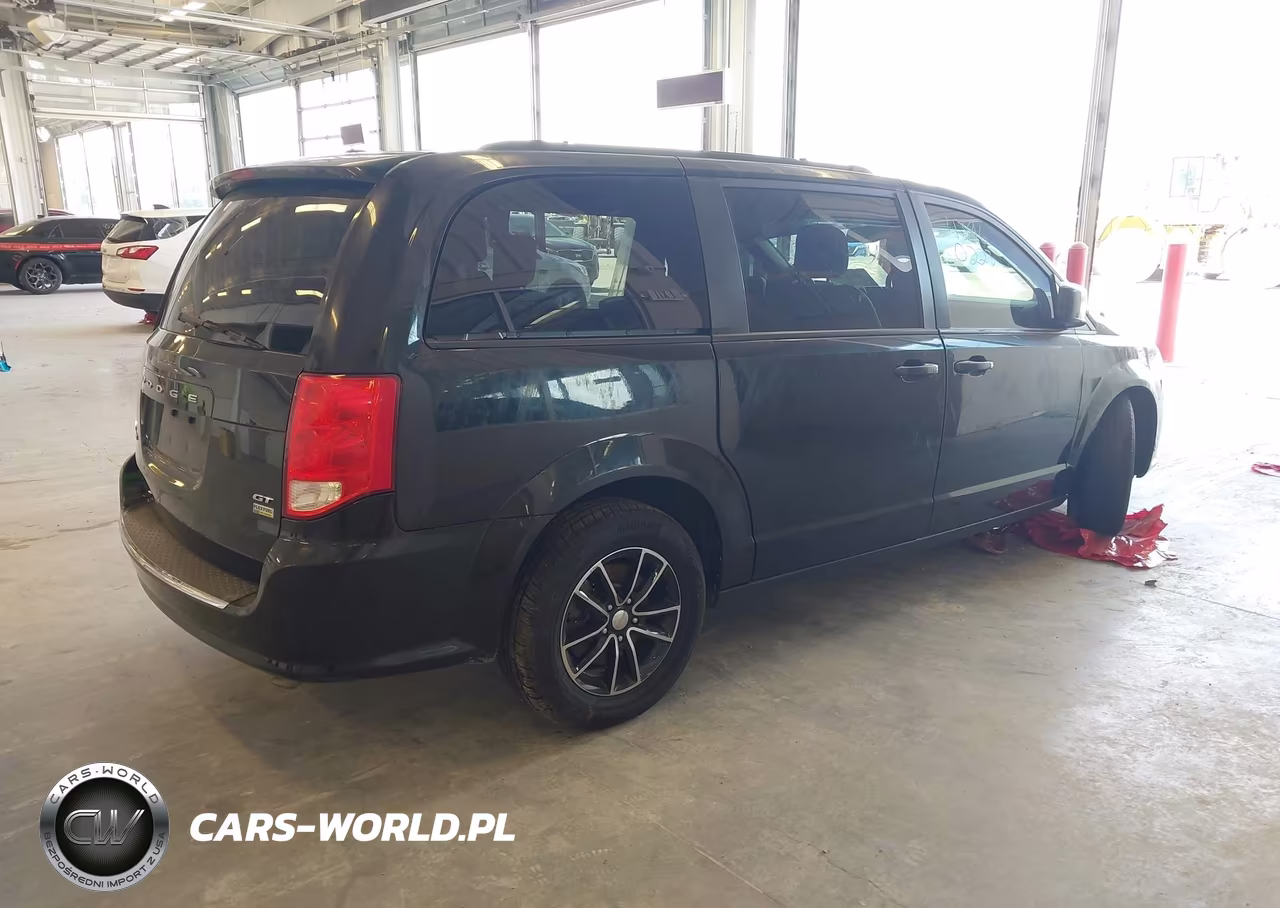 2018 Dodge Grand Caravan Gt VIN:2C4RDGEGXJR248886 - 4