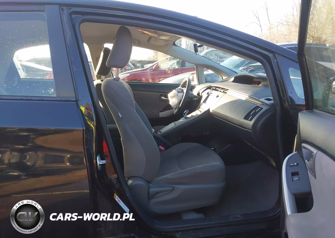 2012 Toyota Prius VIN:JTDKN3DU5C1552360 - 5