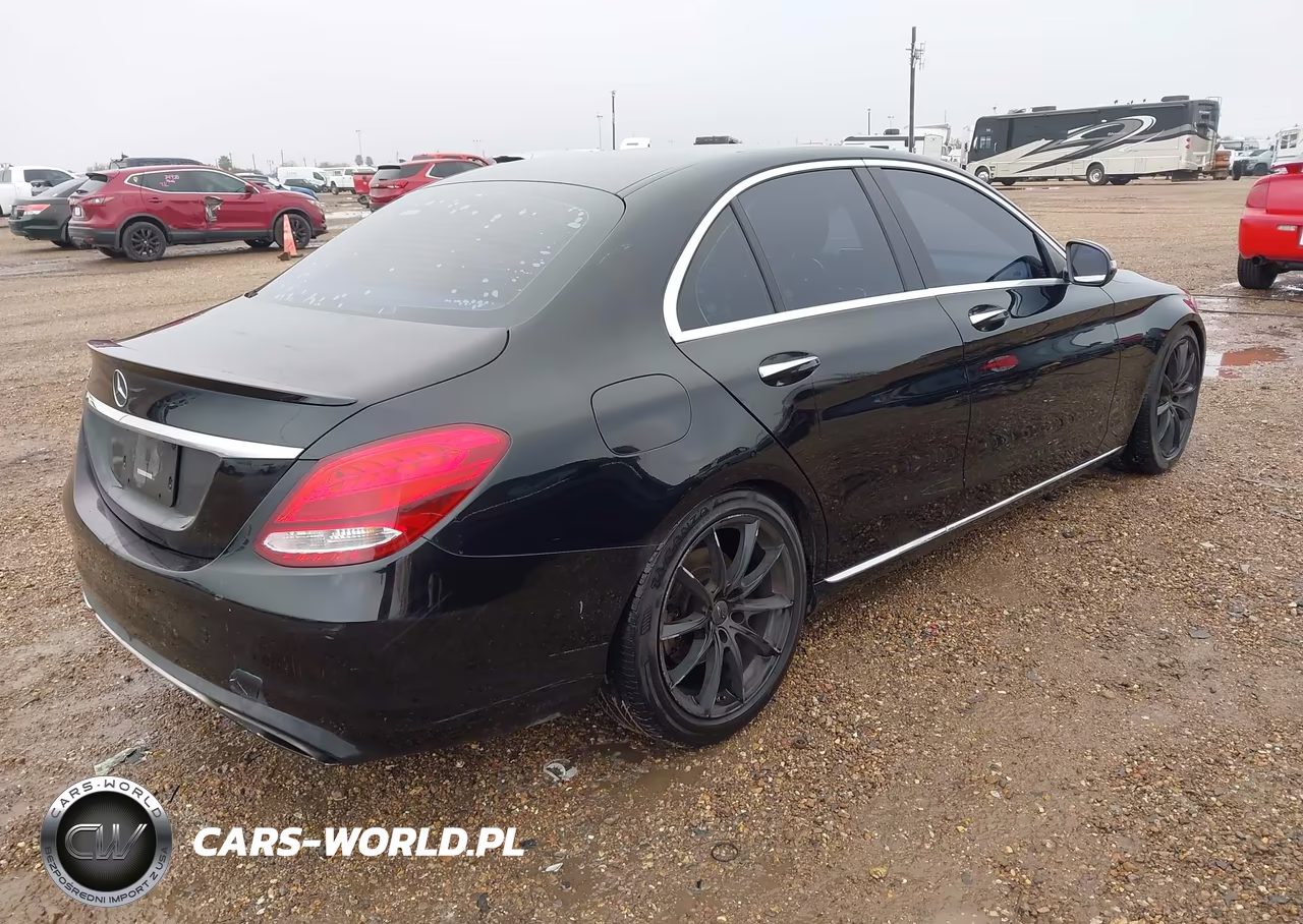 2016 Mercedes-Benz C 300 VIN:55SWF4JB5GU115851 - 4