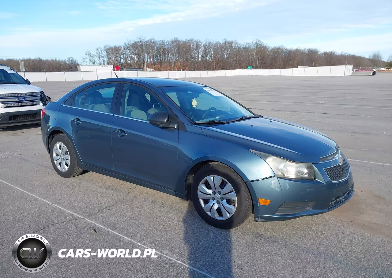 2012 Chevrolet Cruze Ls – zdjęcie 1 z 11