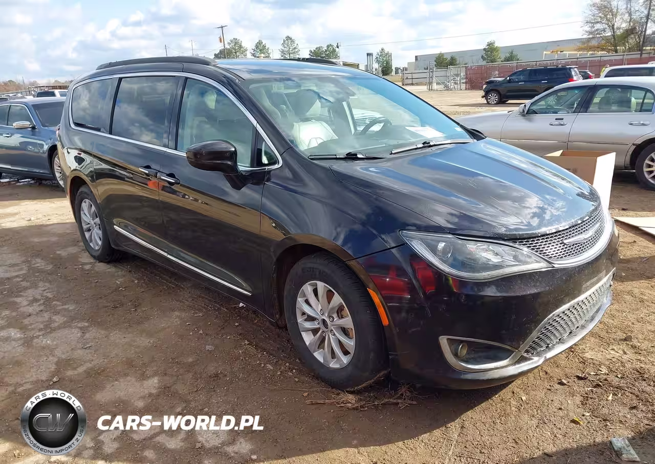 2017 Chrysler Pacifica Touring-L