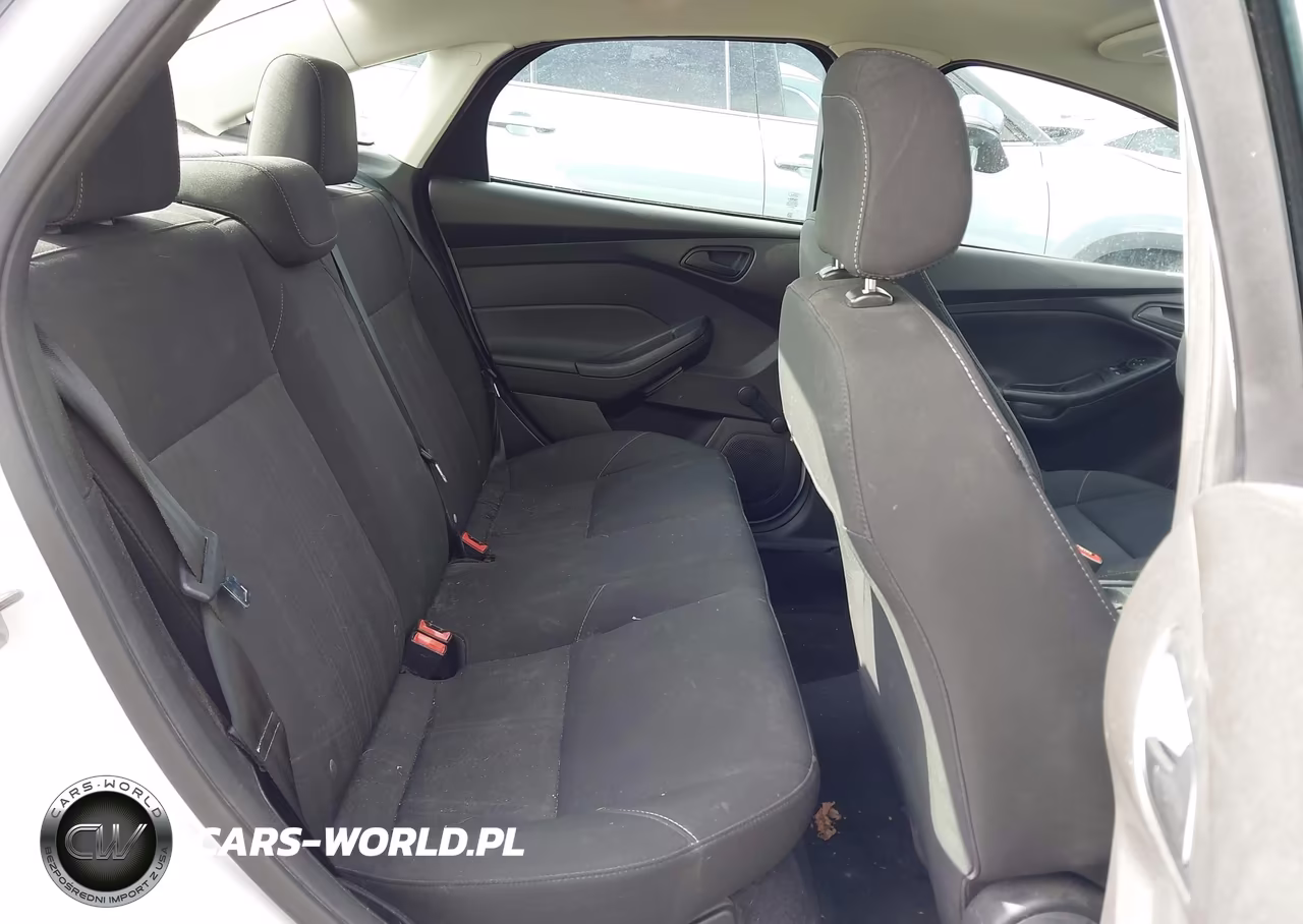 2016 Ford Focus S VIN:1FADP3E25GL383442 - 3