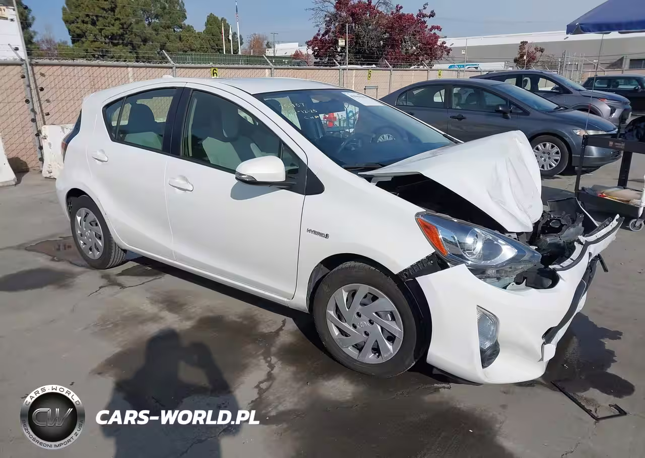 2015 Toyota Prius C One