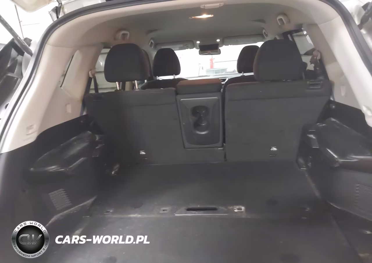 2015 Nissan Rogue S VIN:KNMAT2MV6FP564085 - 18