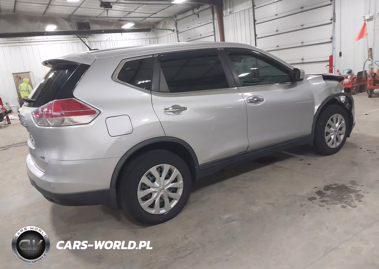 2015 Nissan Rogue S VIN:KNMAT2MV6FP564085 - 4
