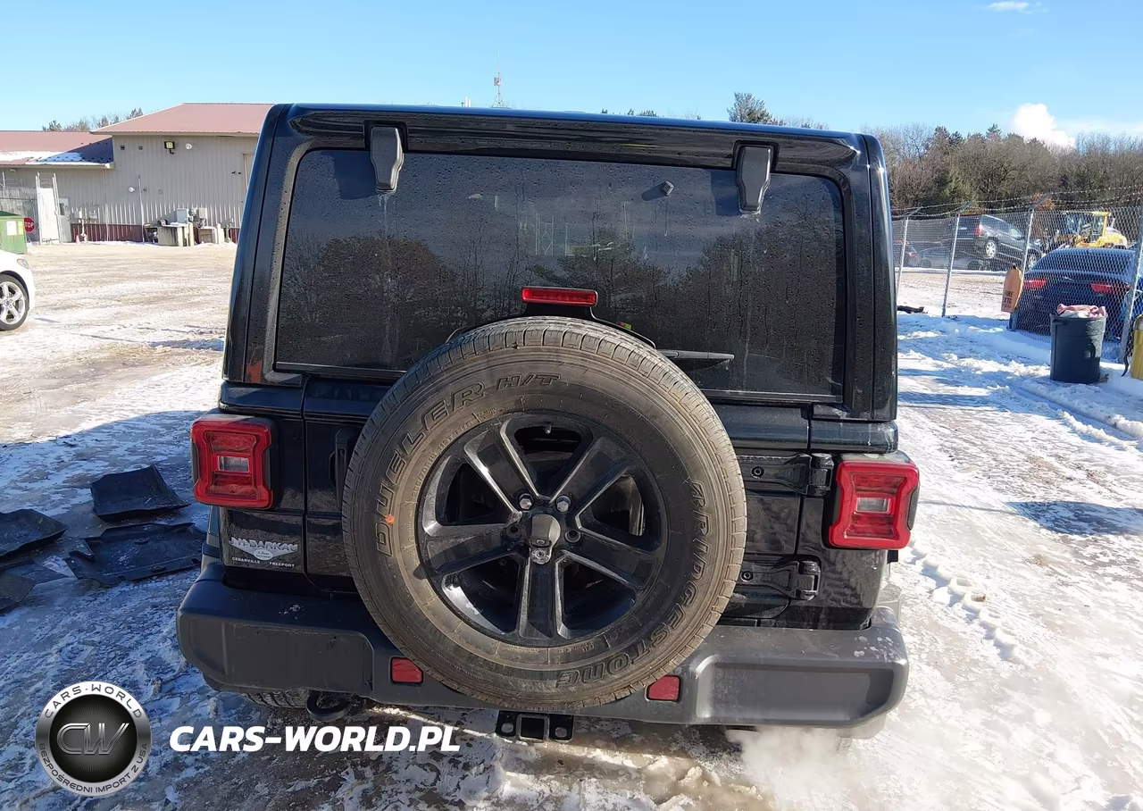 2020 Jeep Wrangler Unlimited Sahara Altitude VIN:1C4HJXEN9LW348040 - 16
