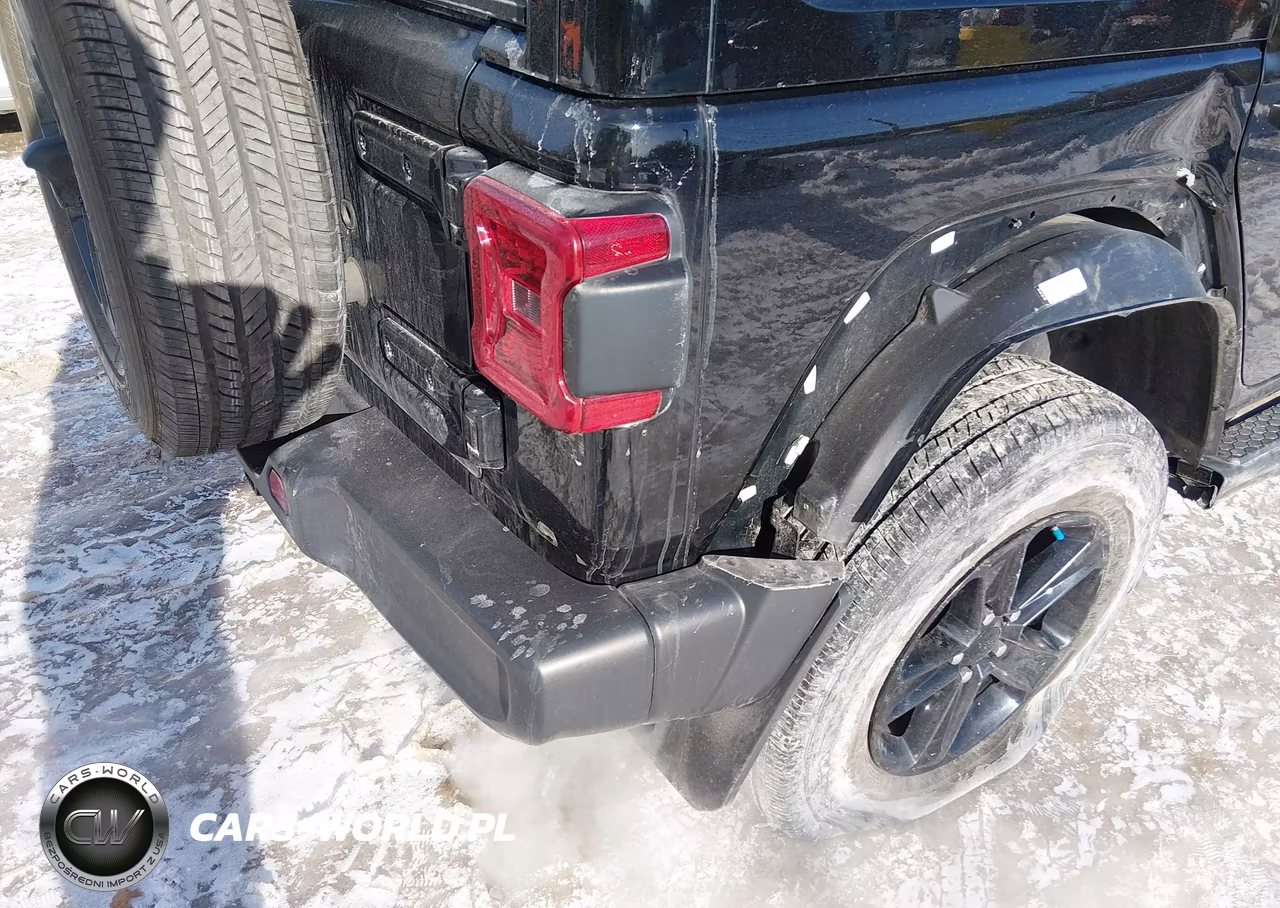 2020 Jeep Wrangler Unlimited Sahara Altitude VIN:1C4HJXEN9LW348040 - 6