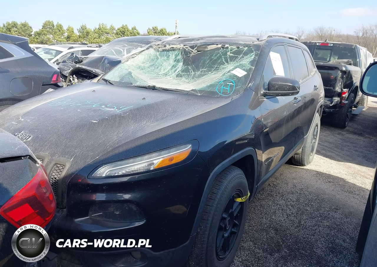 2015 Jeep Cherokee Latitude VIN:1C4PJLCB4FW781525 - 2