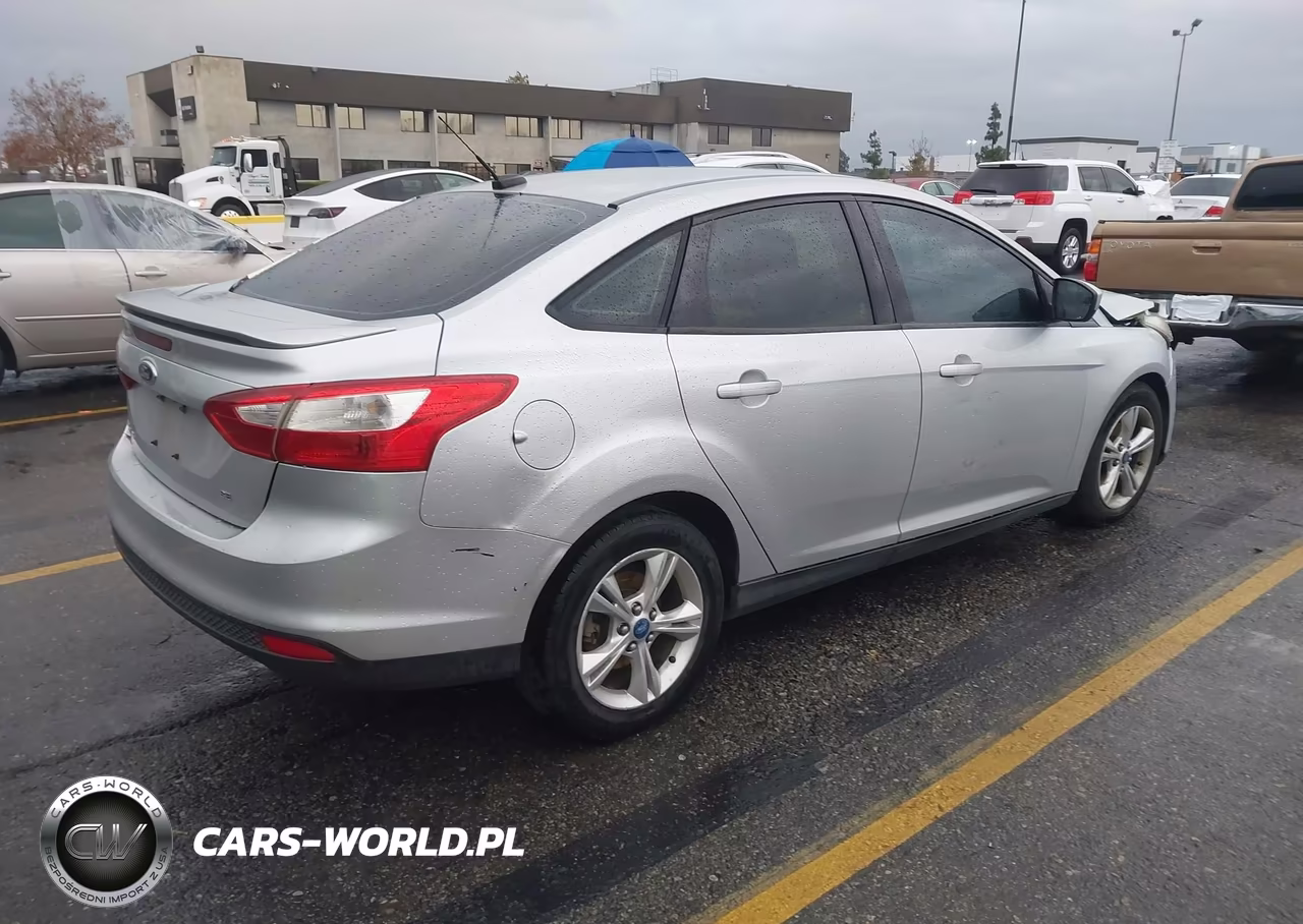 2012 Ford Focus Se VIN:1FAHP3F27CL250885 - 4