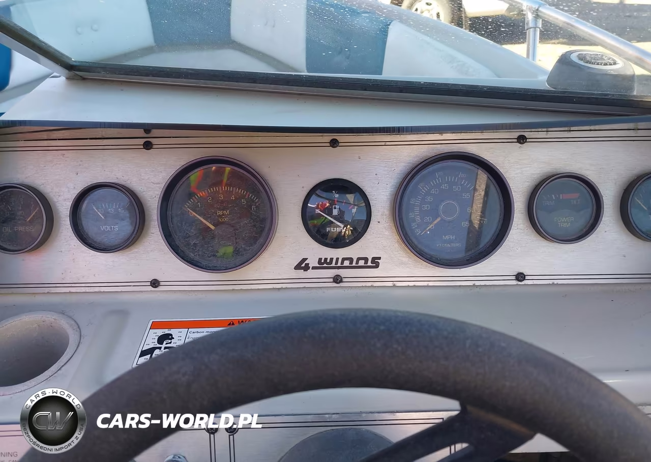 1985 Four Winns 19 Foot Boat VIN:4WNMF373A585 - 7