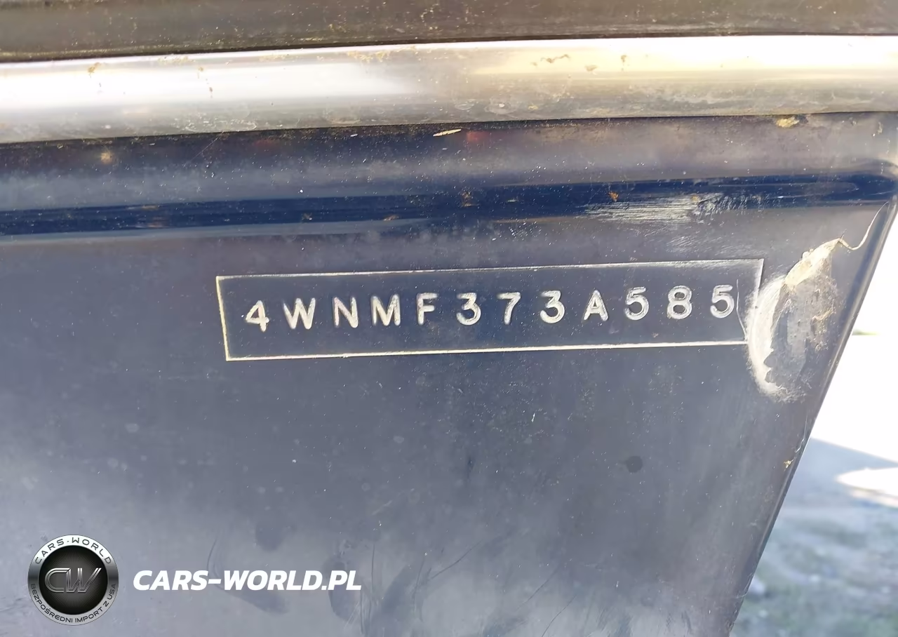1985 Four Winns 19 Foot Boat VIN:4WNMF373A585 - 9