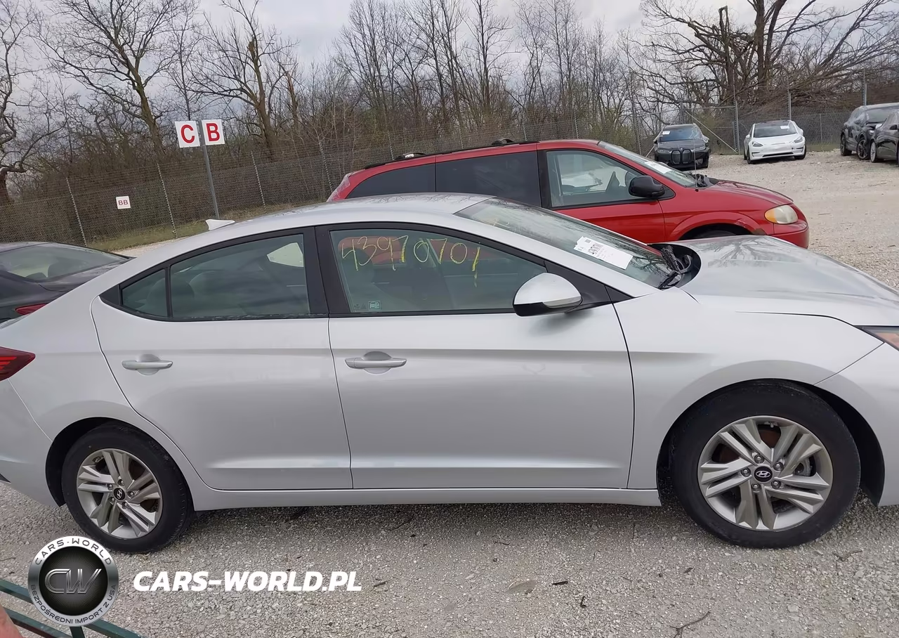 2019 Hyundai Elantra Sel VIN:5NPD84LF1KH493940 - 13