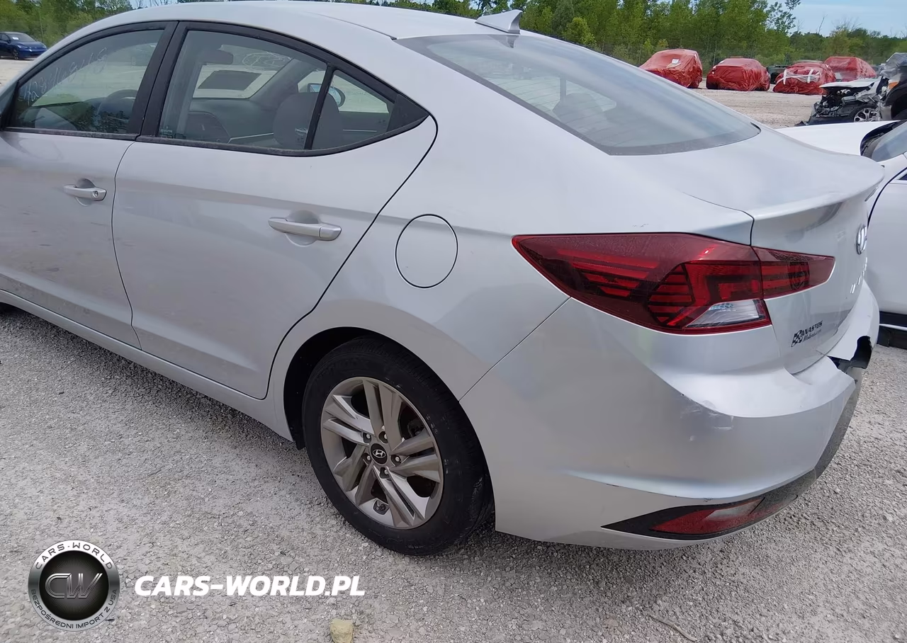 2019 Hyundai Elantra Sel VIN:5NPD84LF1KH493940 - 3