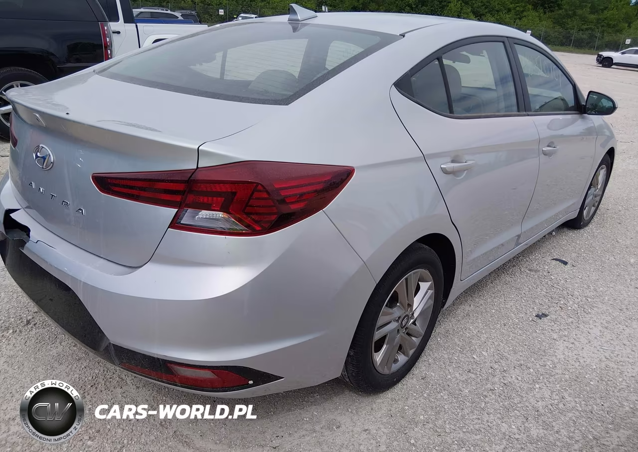 2019 Hyundai Elantra Sel VIN:5NPD84LF1KH493940 - 4