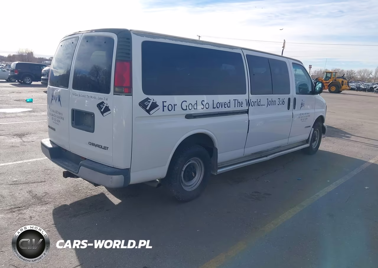2002 Chevrolet Express VIN:1GAHG39R021238888 - 4