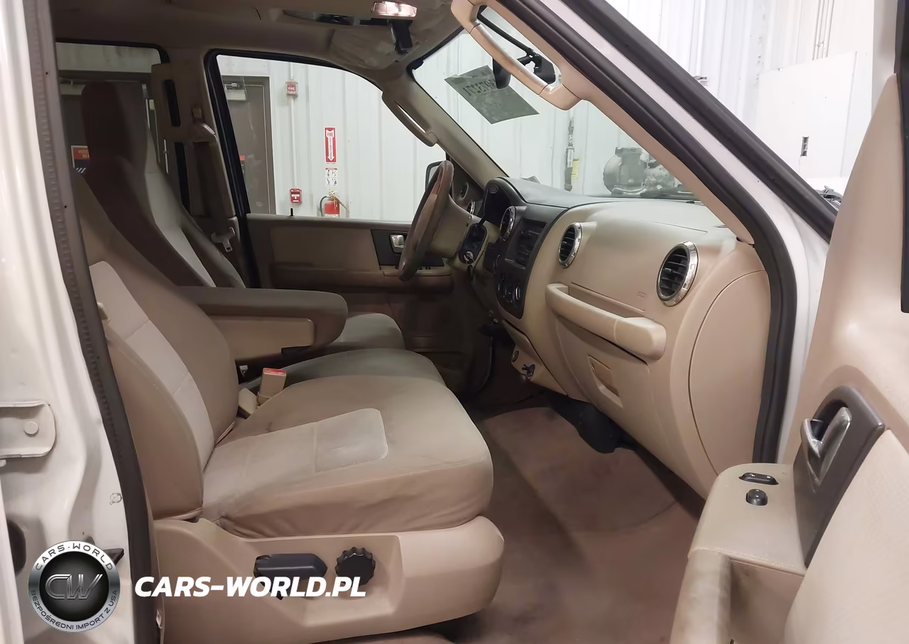 2004 Ford Expedition Nbx-Xlt VIN:1FMPU16L54LB10990 - 5