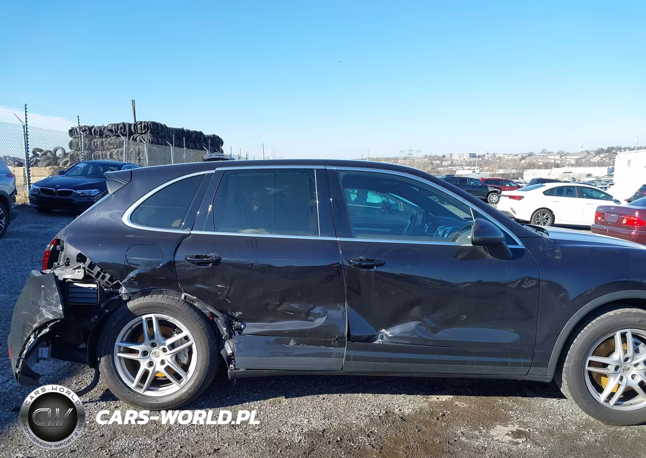 2011 Porsche Cayenne S VIN:WP1AB2A21BLA52022 - 6