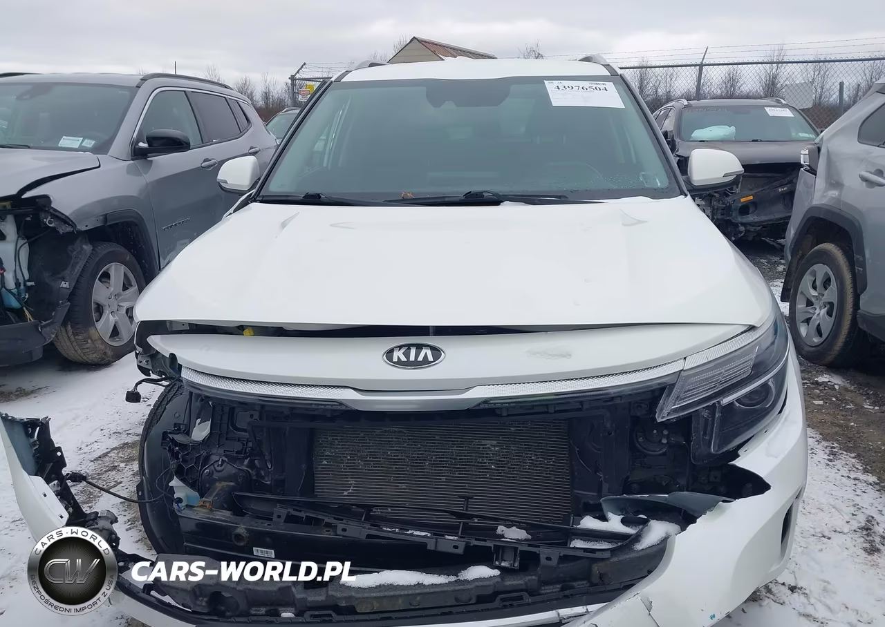 2021 Kia Seltos S VIN:KNDEUCAA7M7180657 - 13