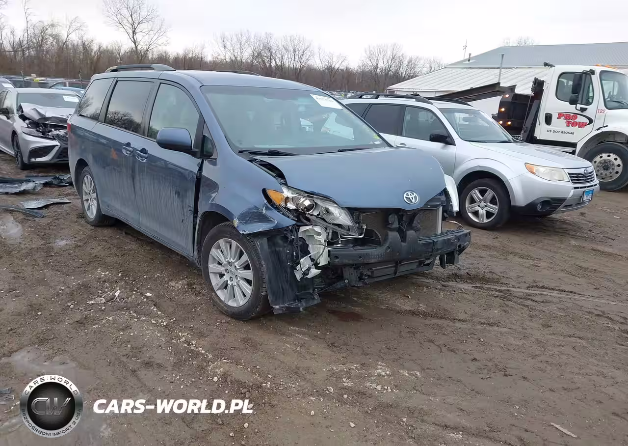 2015 Toyota Sienna Le 7 Passenger